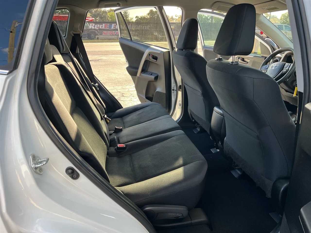 Toyota RAV4 LE FWD 2017