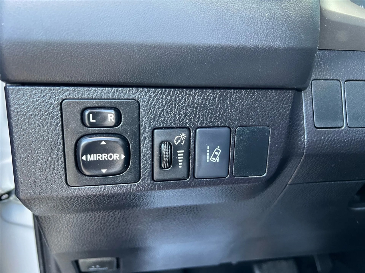 Toyota RAV4 LE FWD 2017