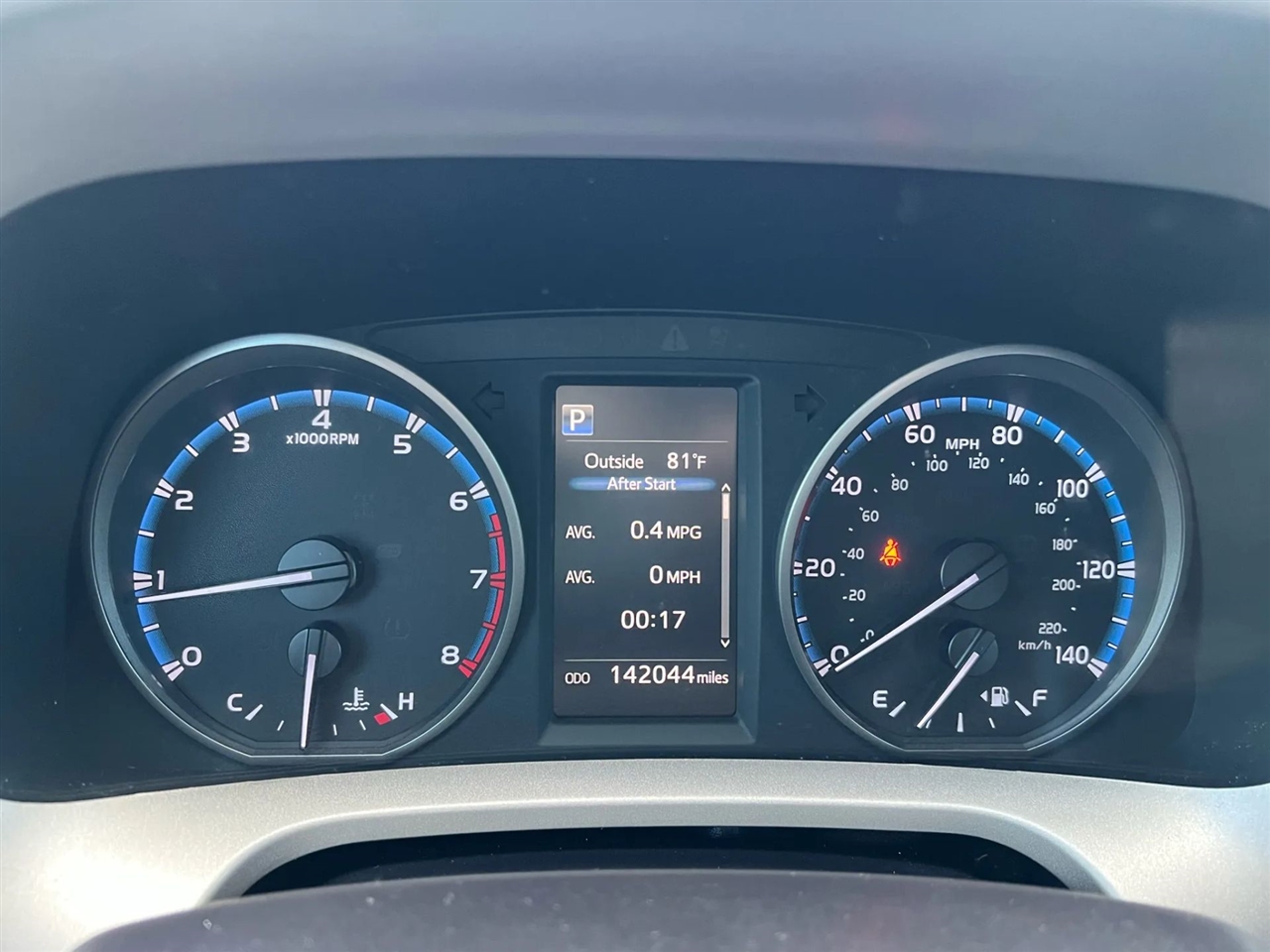 Toyota RAV4 LE FWD 2017