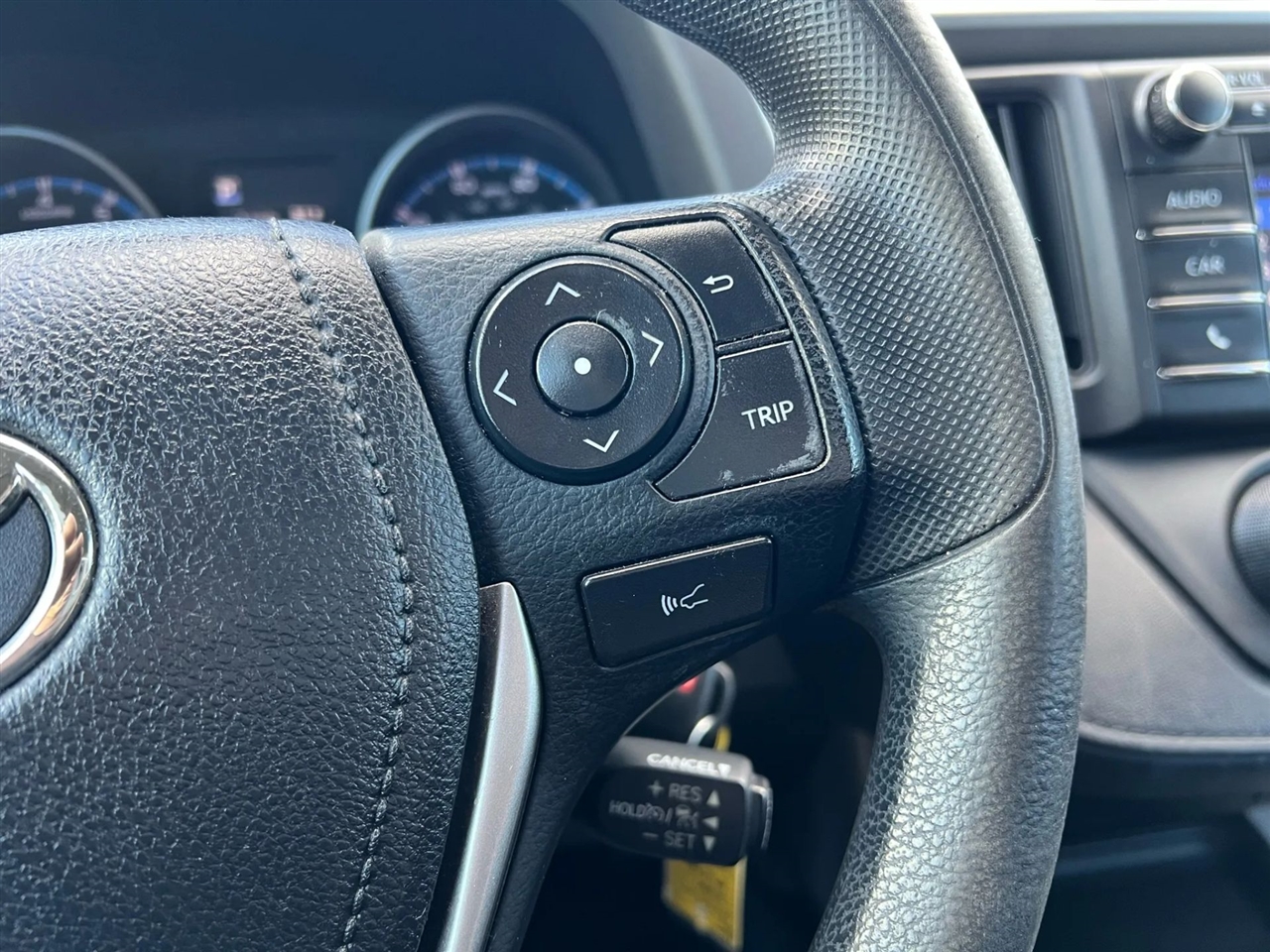 Toyota RAV4 LE FWD 2017