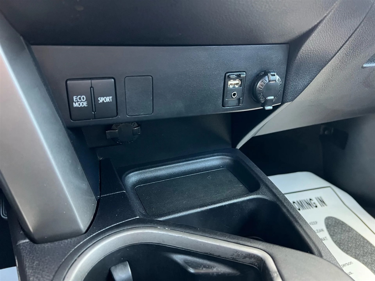 Toyota RAV4 LE FWD 2017