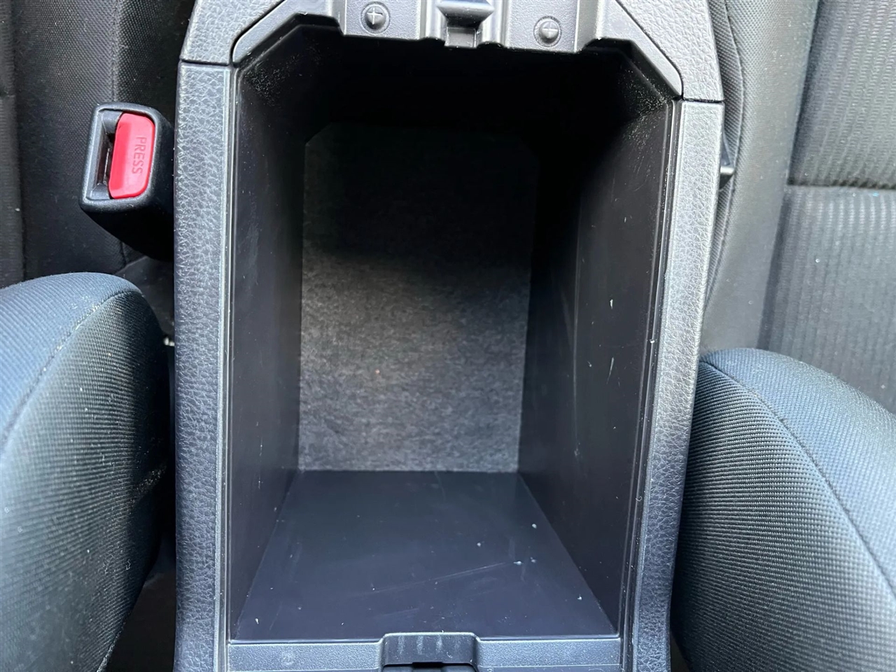 Toyota RAV4 LE FWD 2017