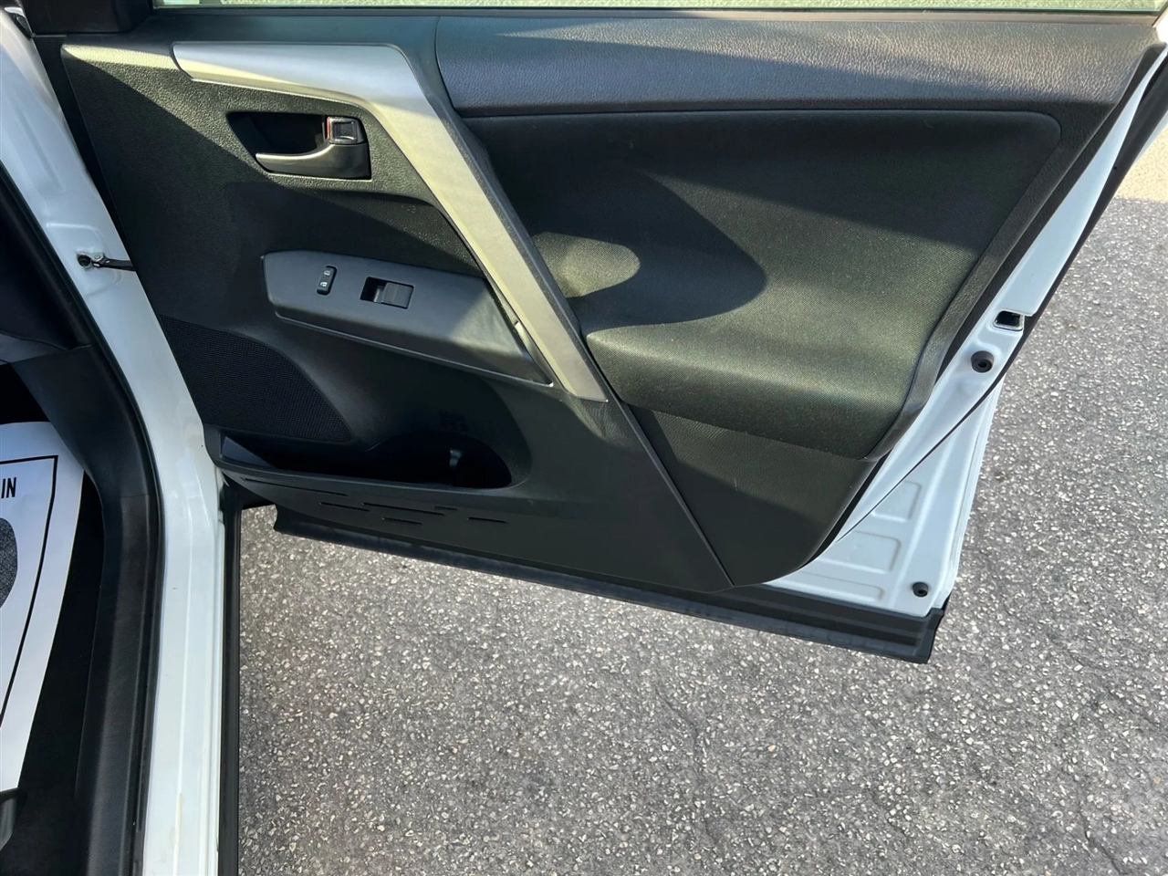 Toyota RAV4 LE FWD 2017