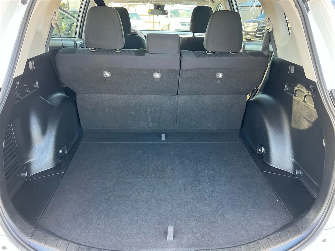 Toyota RAV4 LE FWD 2017