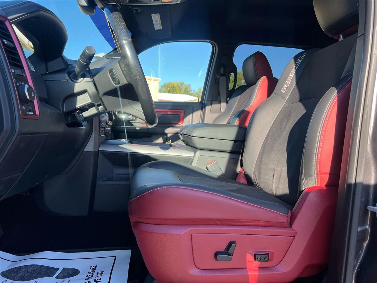 RAM 1500 Rebel Crew Cab SWB 4WD 2016