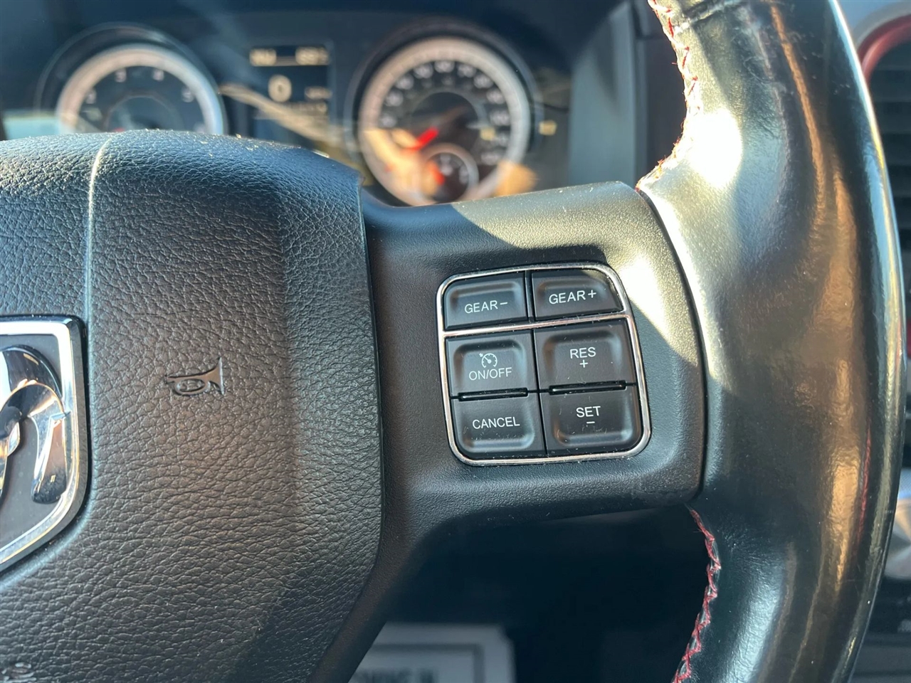 RAM 1500 Rebel Crew Cab SWB 4WD 2016