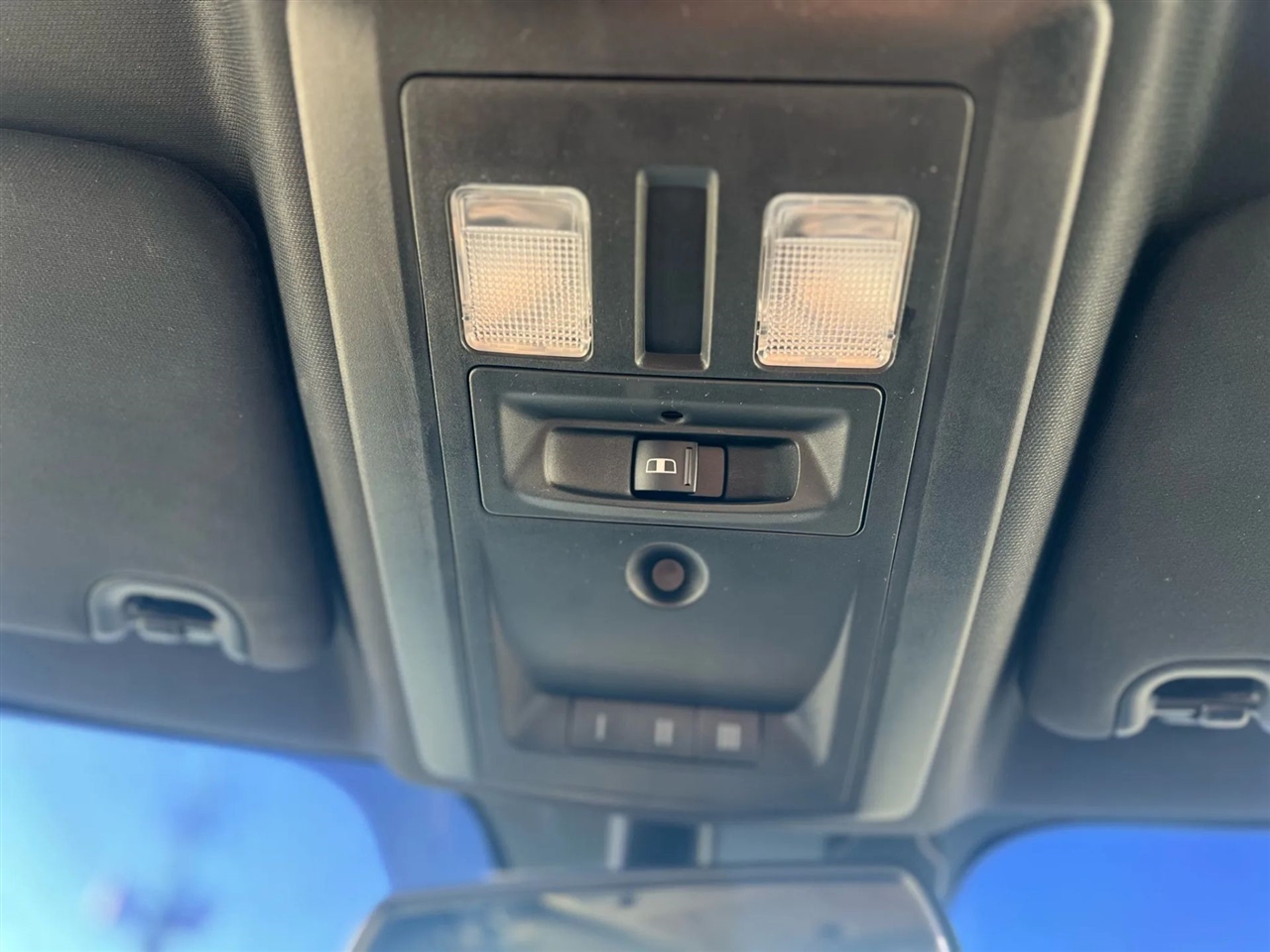 RAM 1500 Rebel Crew Cab SWB 4WD 2016