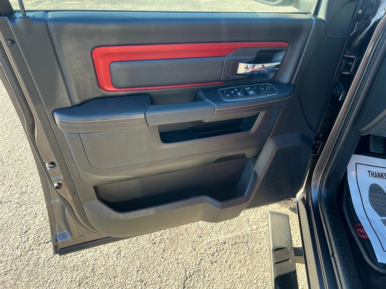 RAM 1500 Rebel Crew Cab SWB 4WD 2016