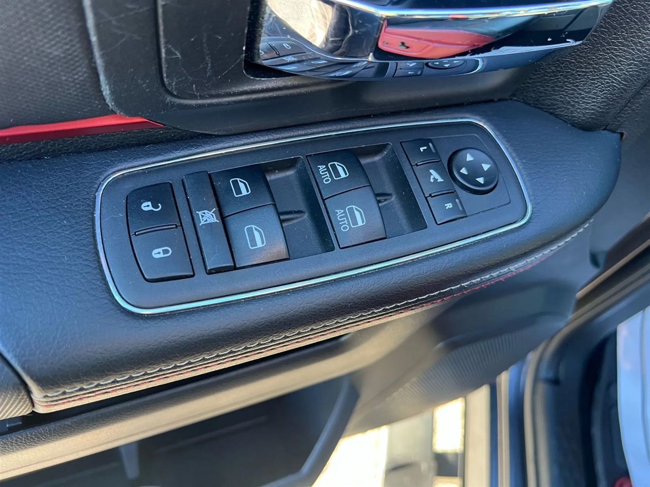 RAM 1500 Rebel Crew Cab SWB 4WD 2016