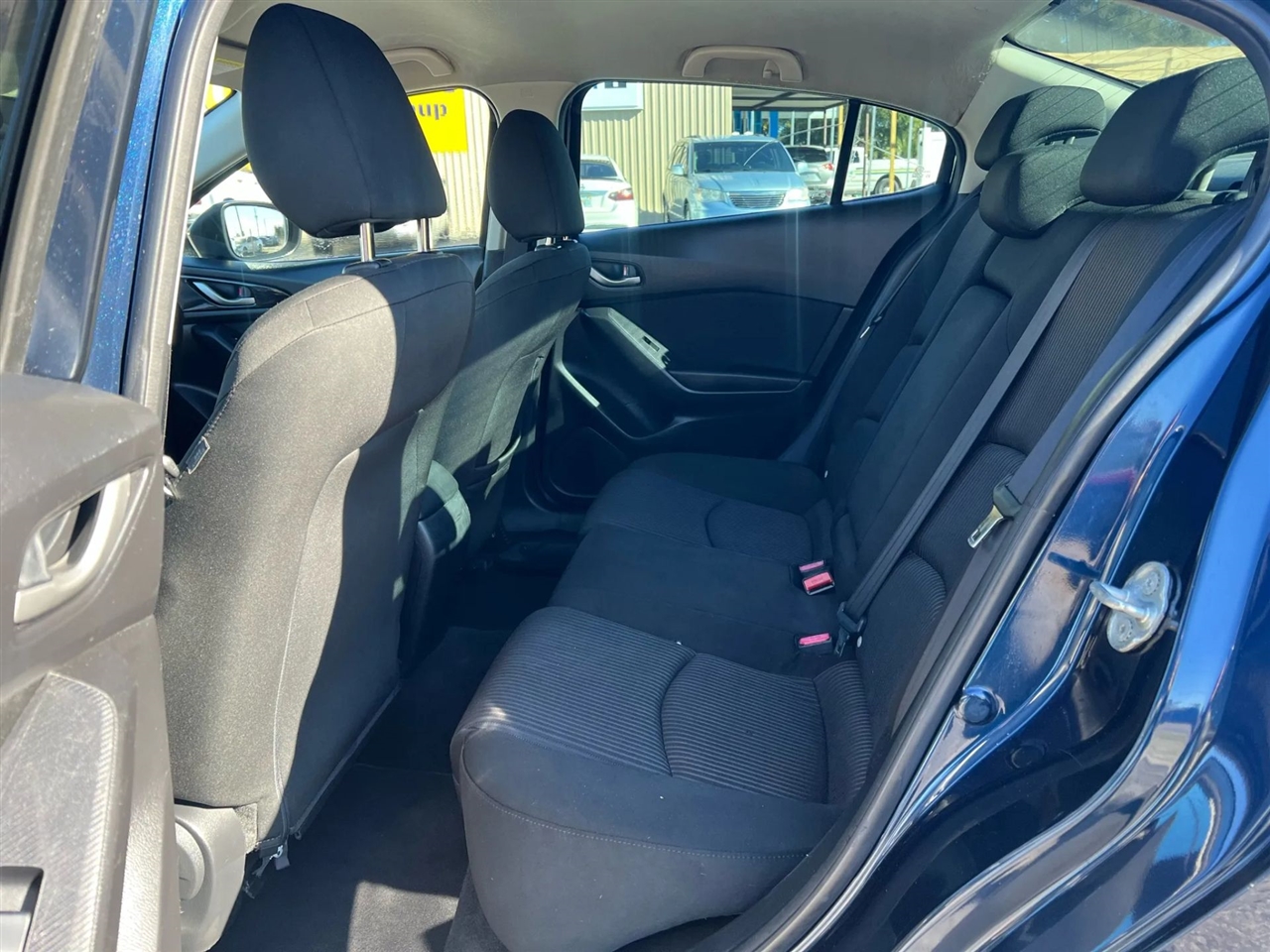 Mazda MAZDA3 i Touring AT 4-Door 2015