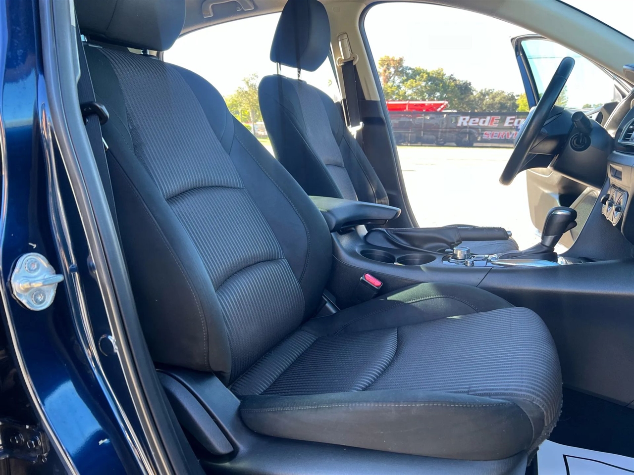 Mazda MAZDA3 i Touring AT 4-Door 2015