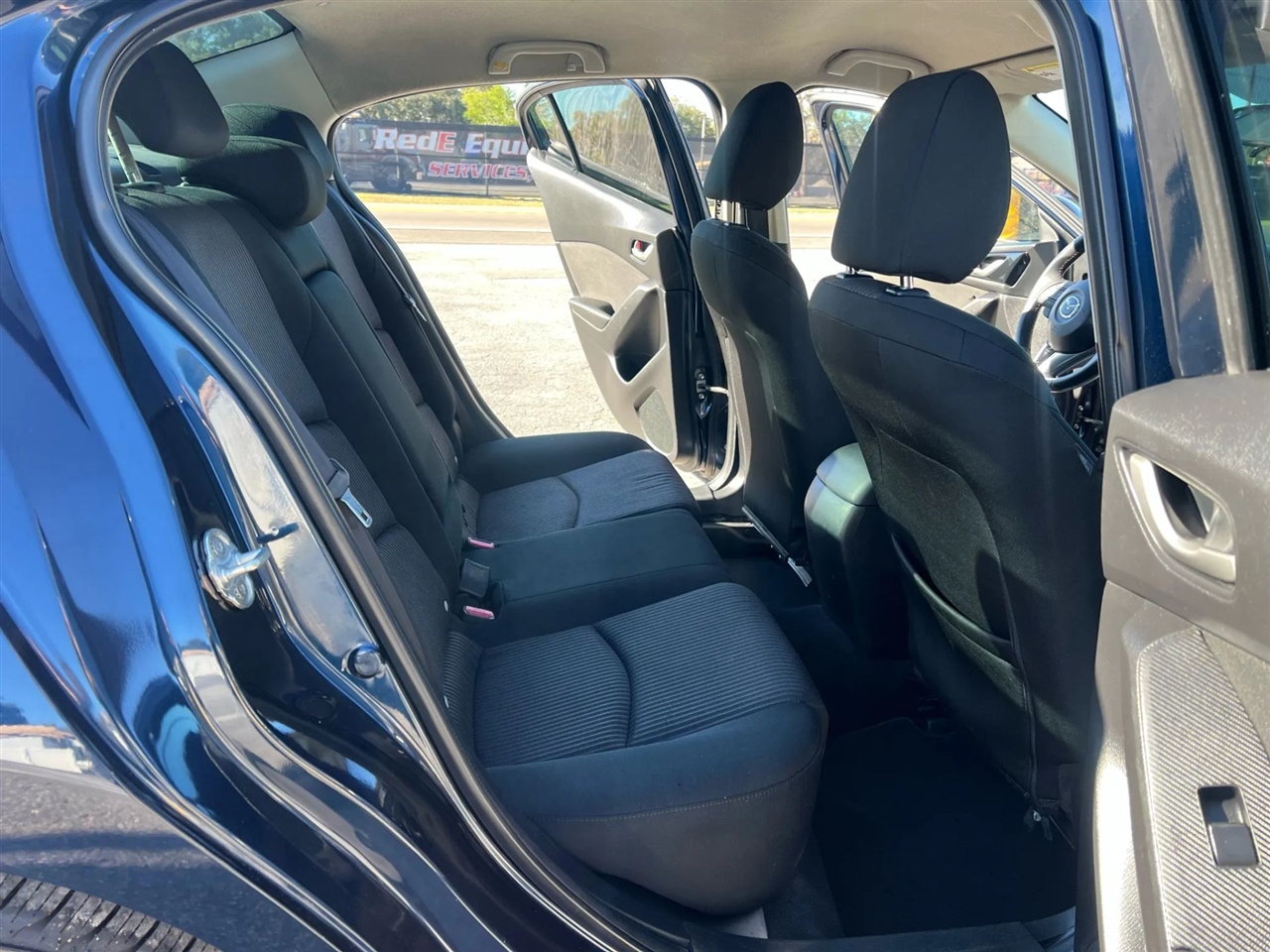 Mazda MAZDA3 i Touring AT 4-Door 2015