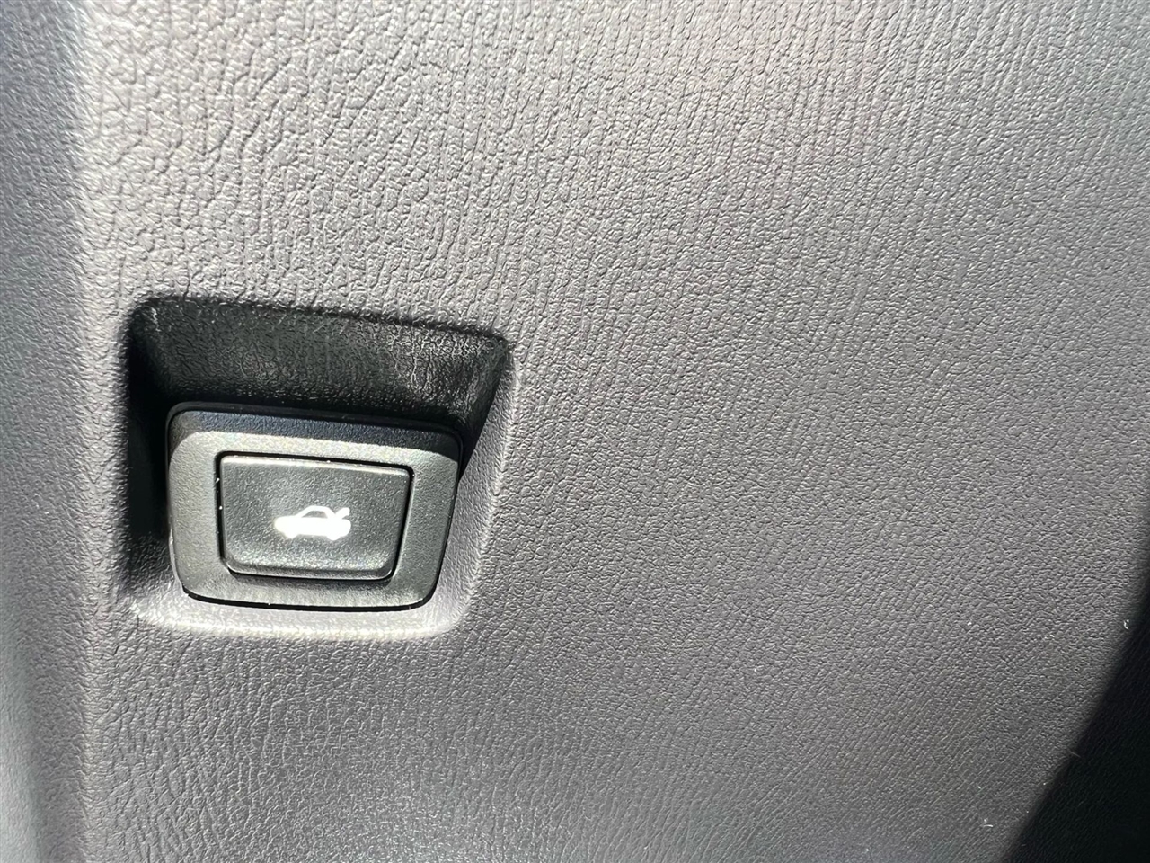 Mazda MAZDA3 i Touring AT 4-Door 2015