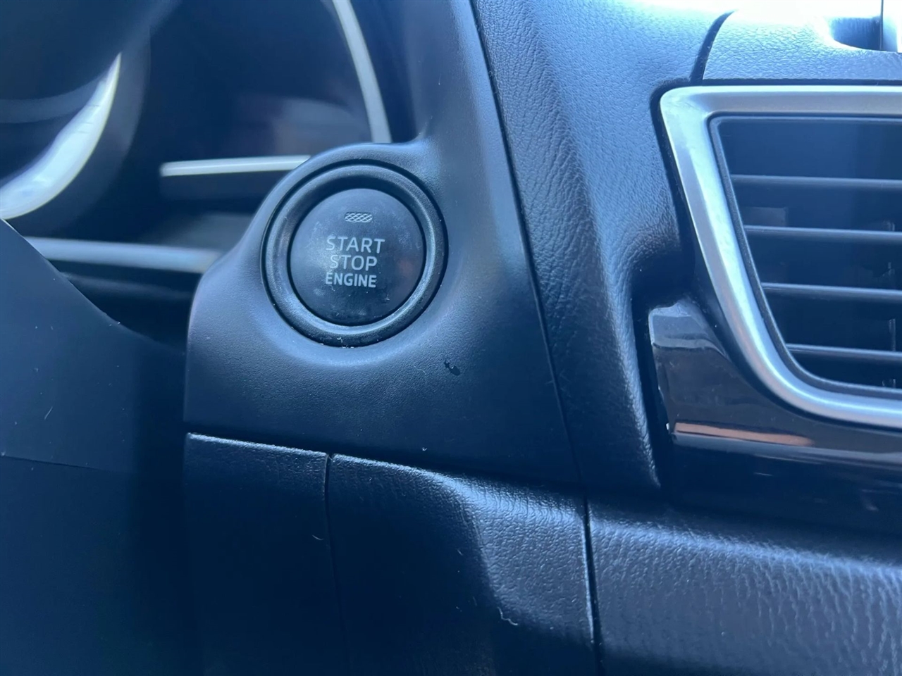 Mazda MAZDA3 i Touring AT 4-Door 2015