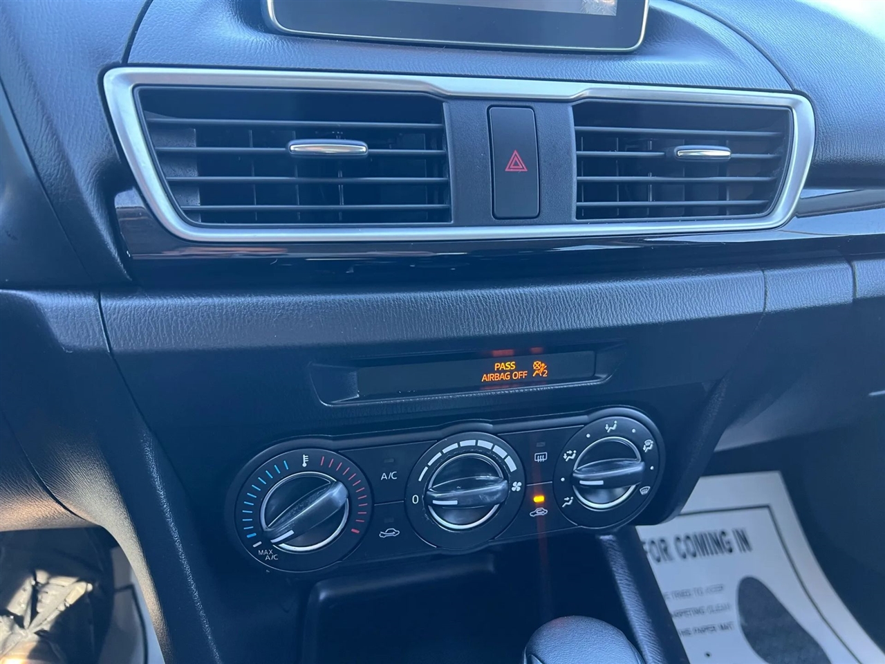 Mazda MAZDA3 i Touring AT 4-Door 2015