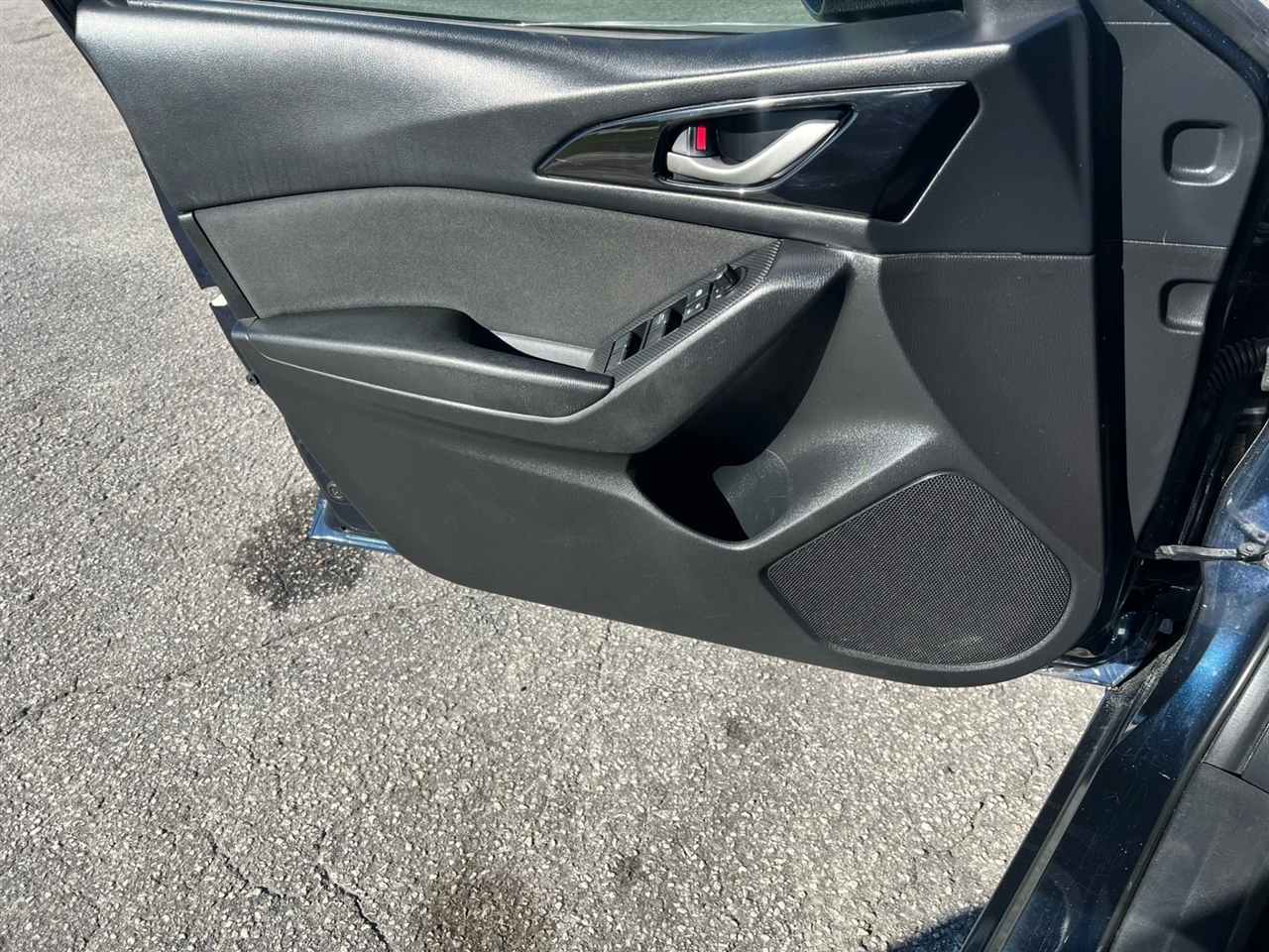 Mazda MAZDA3 i Touring AT 4-Door 2015