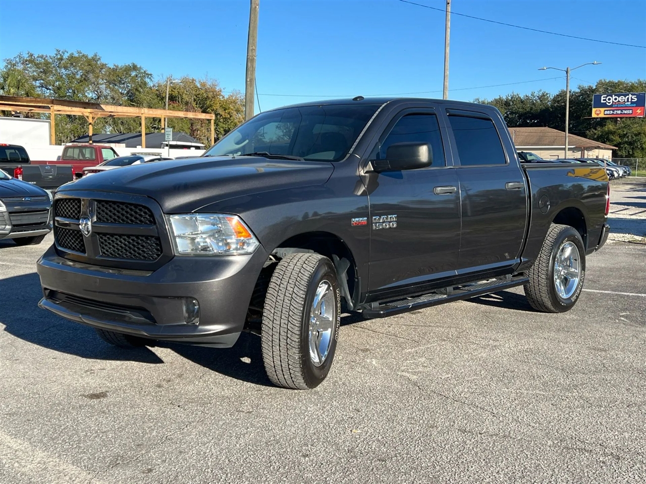 RAM 1500 Tradesman Crew Cab SWB 4WD 2017