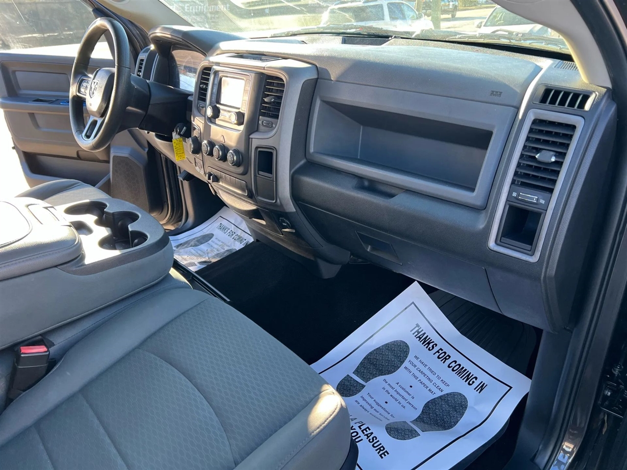 RAM 1500 Tradesman Crew Cab SWB 4WD 2017