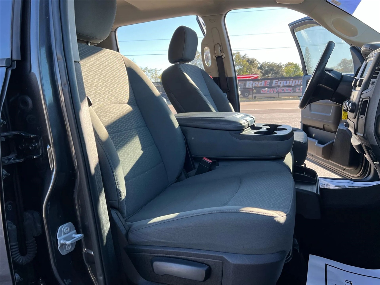 RAM 1500 Tradesman Crew Cab SWB 4WD 2017