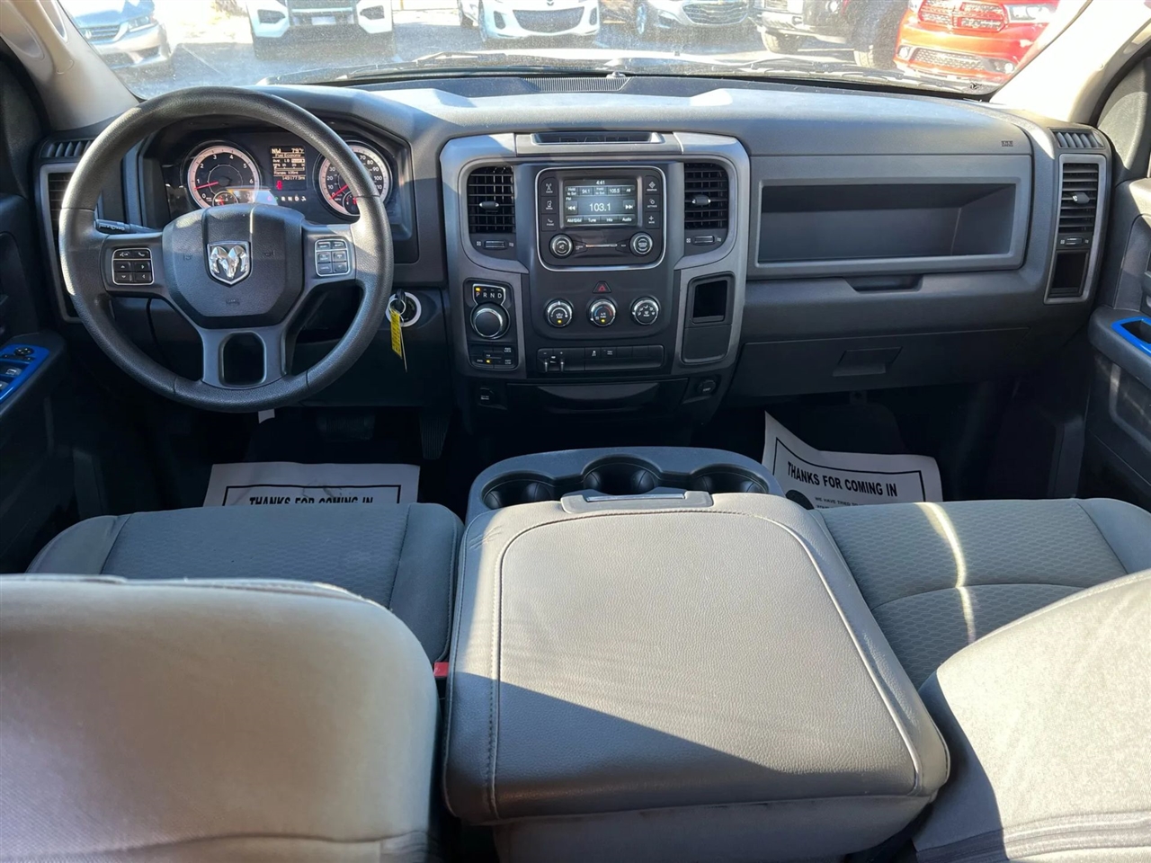 RAM 1500 Tradesman Crew Cab SWB 4WD 2017