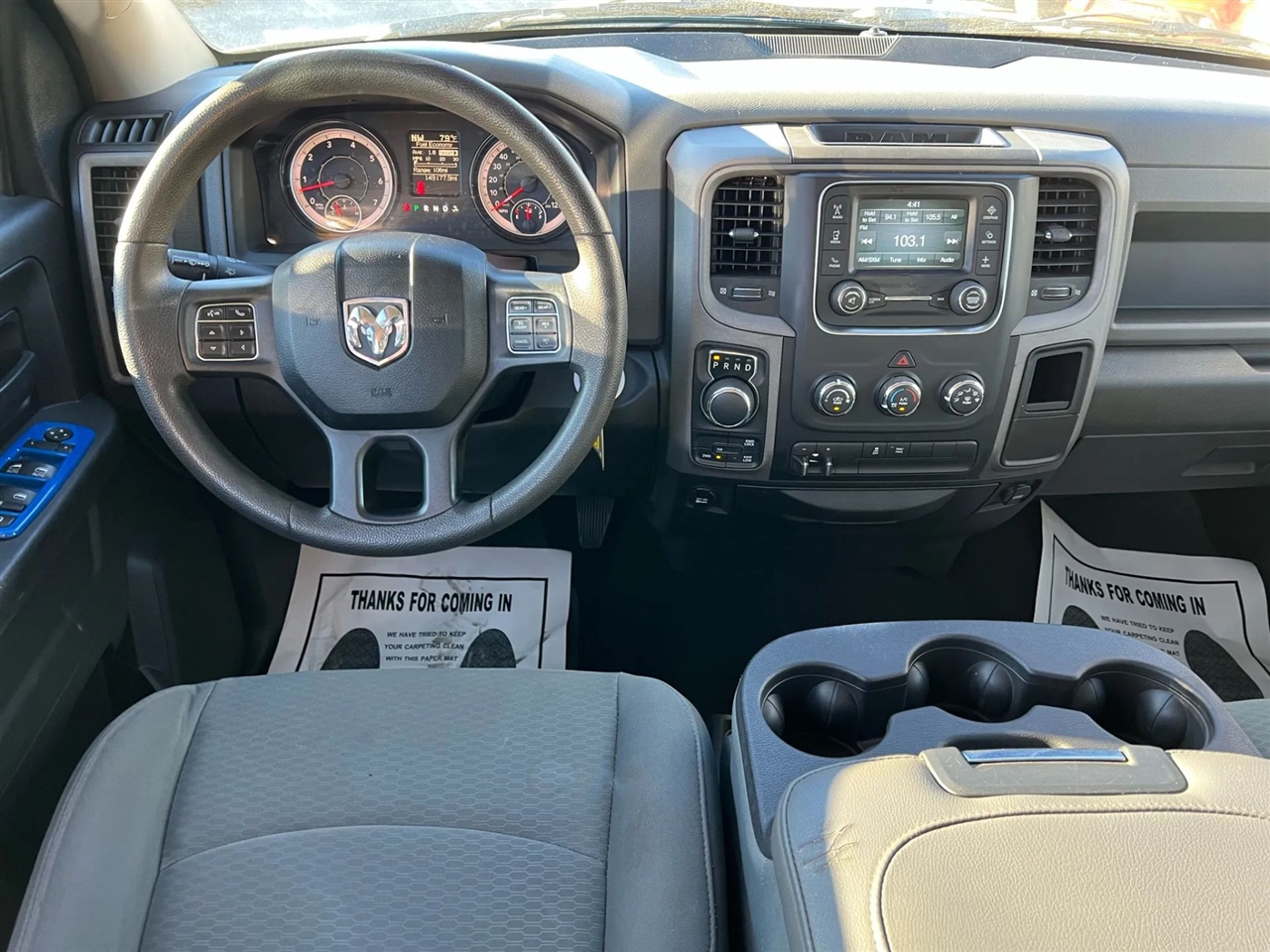 RAM 1500 Tradesman Crew Cab SWB 4WD 2017