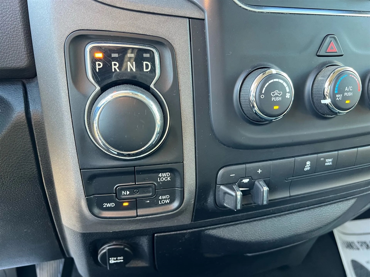 RAM 1500 Tradesman Crew Cab SWB 4WD 2017