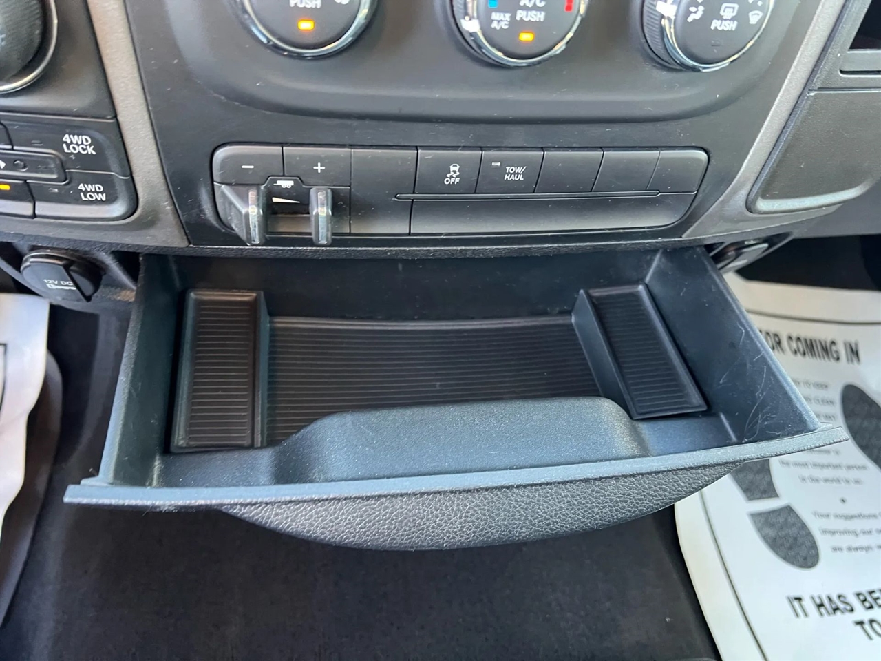 RAM 1500 Tradesman Crew Cab SWB 4WD 2017