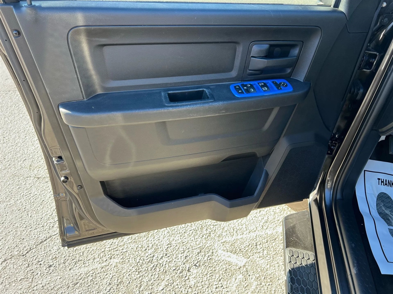 RAM 1500 Tradesman Crew Cab SWB 4WD 2017