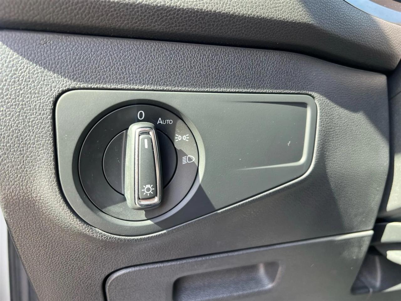 Volkswagen Tiguan SE 2018