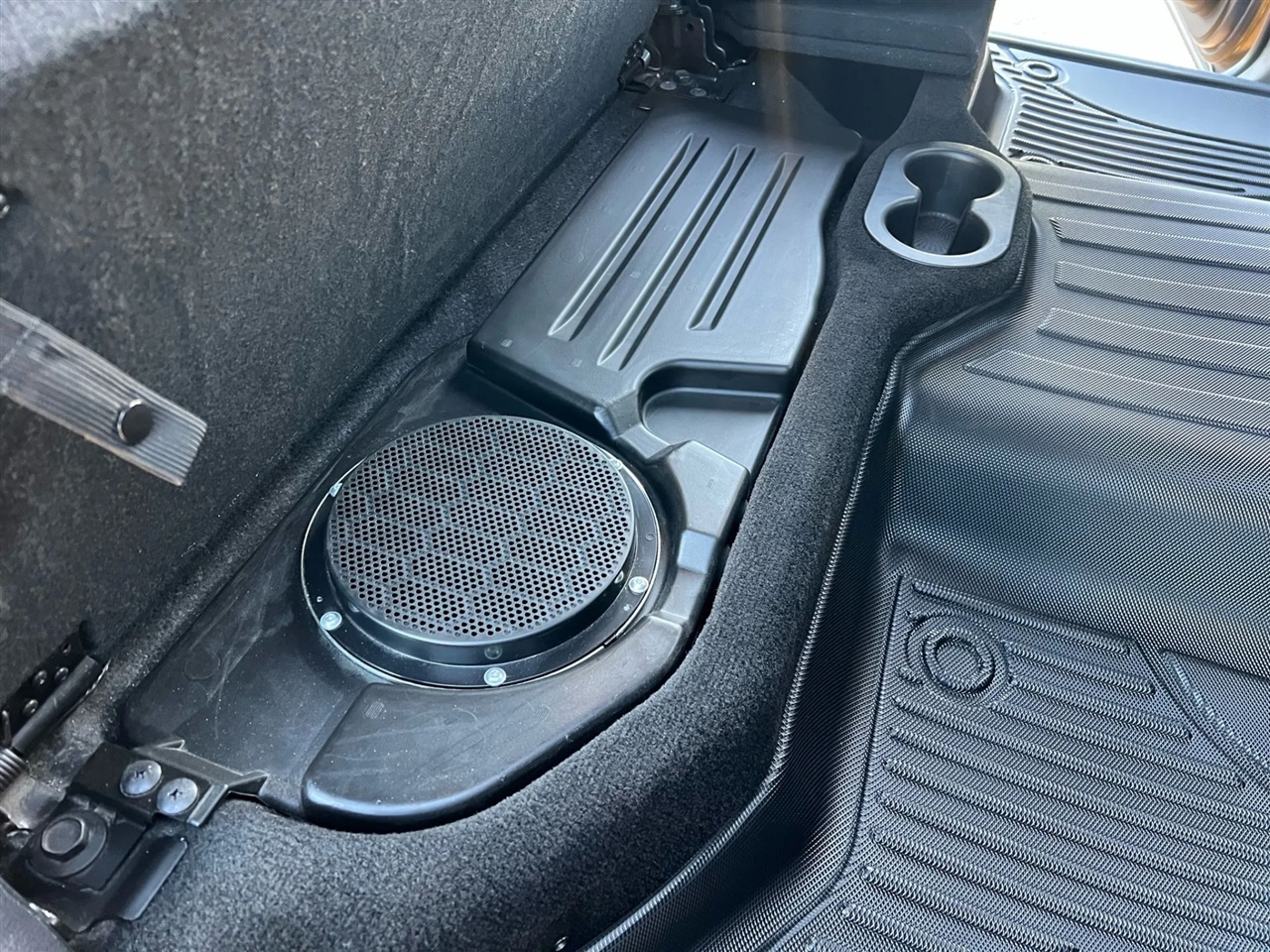 RAM 1500 Sport Crew Cab LWB 4WD 2016