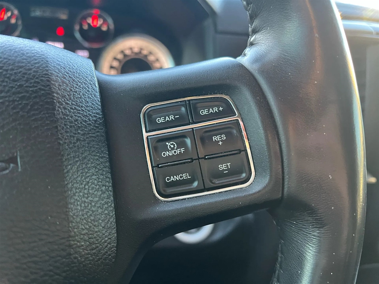 RAM 1500 Sport Crew Cab LWB 4WD 2016