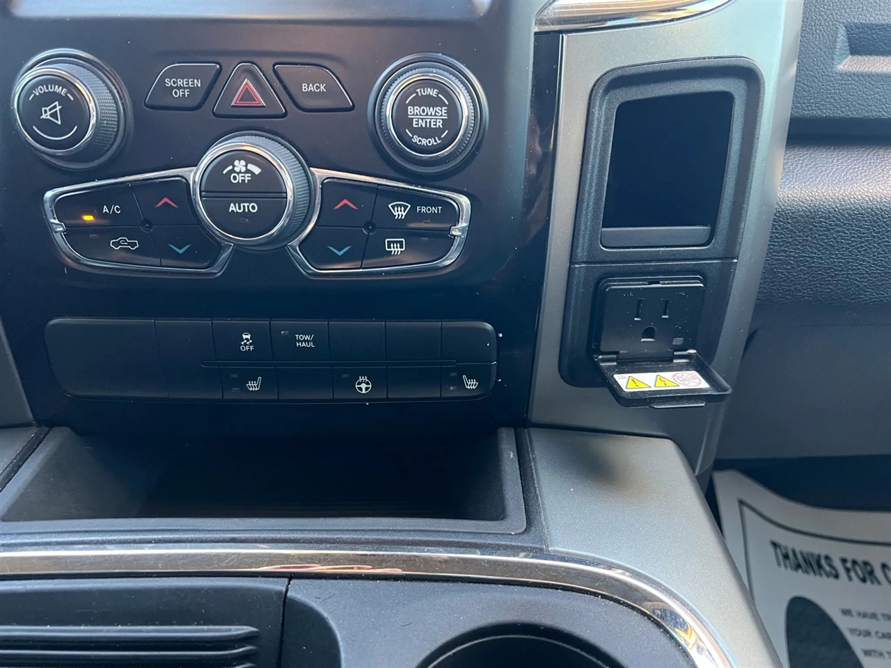 RAM 1500 Sport Crew Cab LWB 4WD 2016