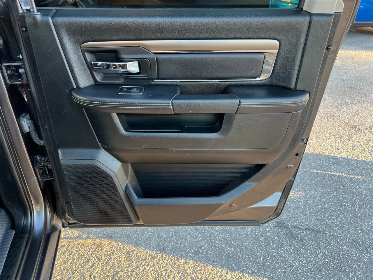 RAM 1500 Sport Crew Cab LWB 4WD 2016