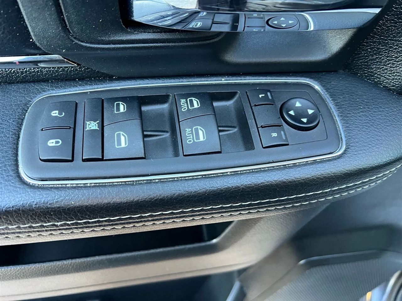 RAM 1500 Sport Crew Cab LWB 4WD 2016