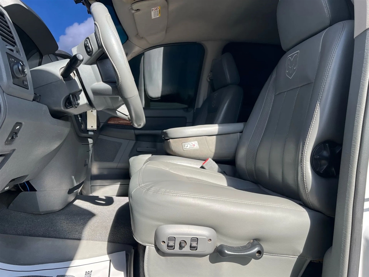 Dodge Ram 2500 Laramie Quad Cab 4WD 2006