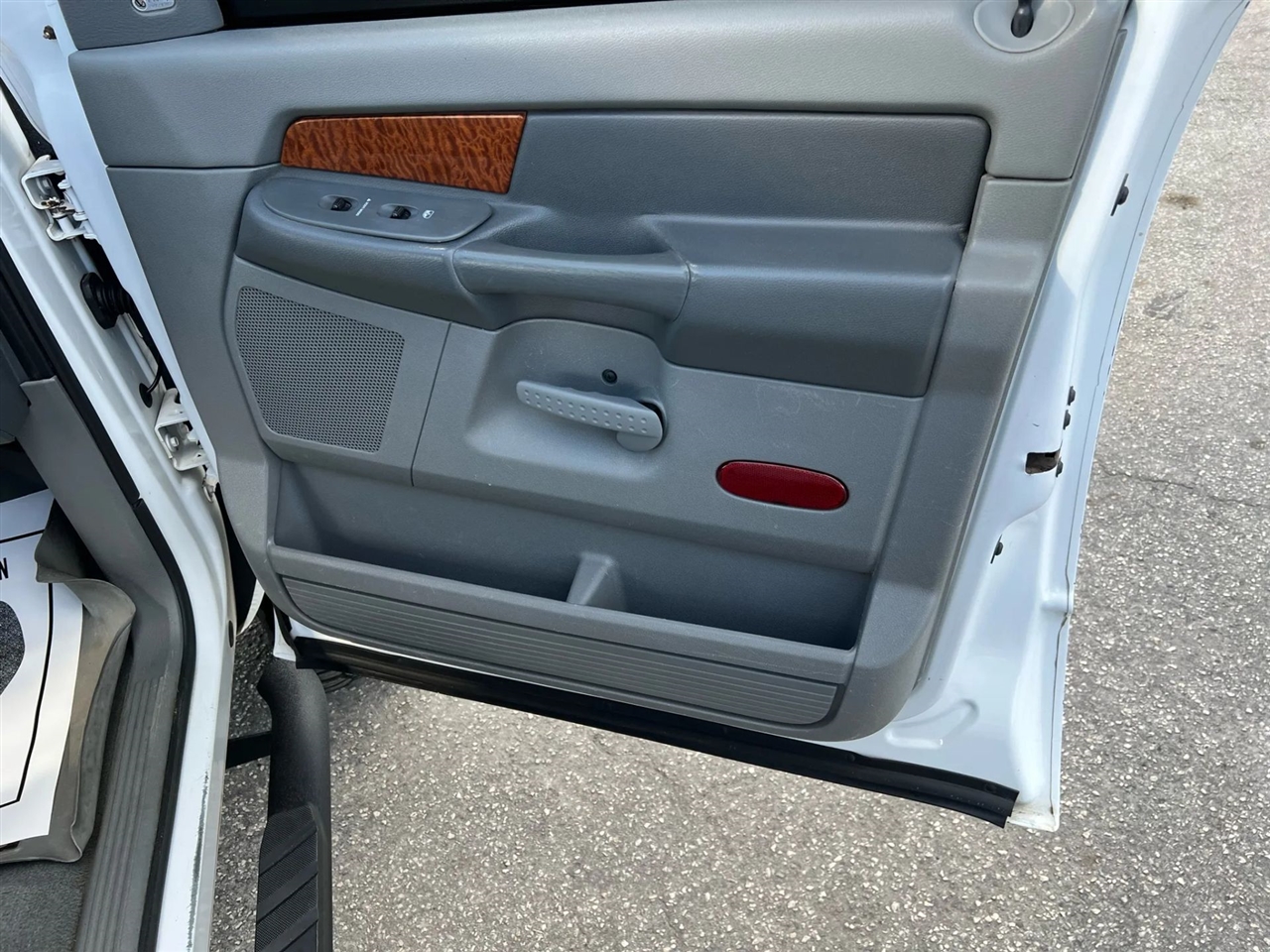 Dodge Ram 2500 Laramie Quad Cab 4WD 2006