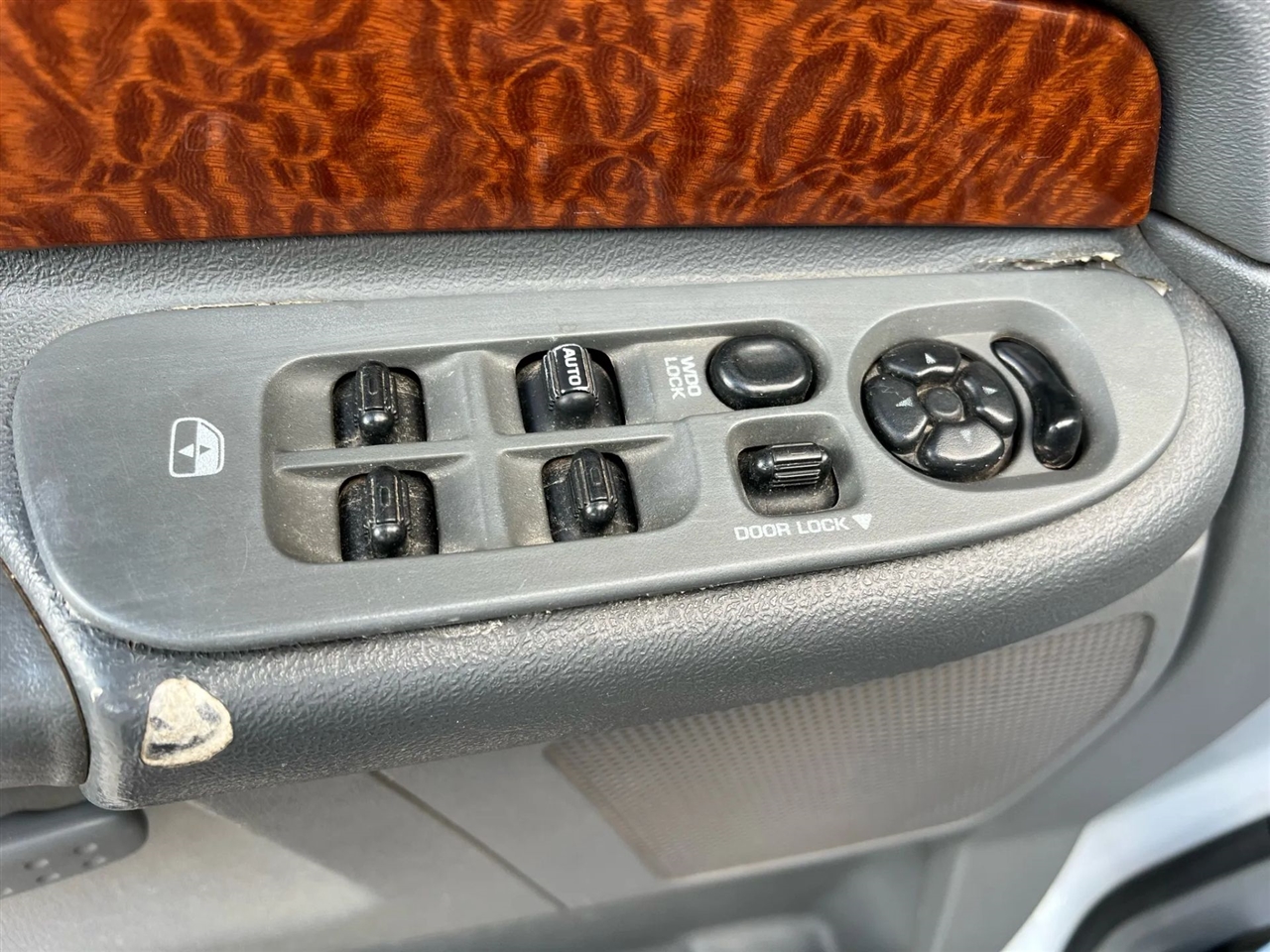 Dodge Ram 2500 Laramie Quad Cab 4WD 2006