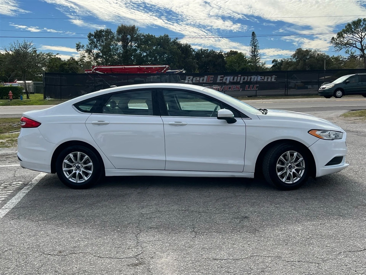 Ford Fusion S 2017