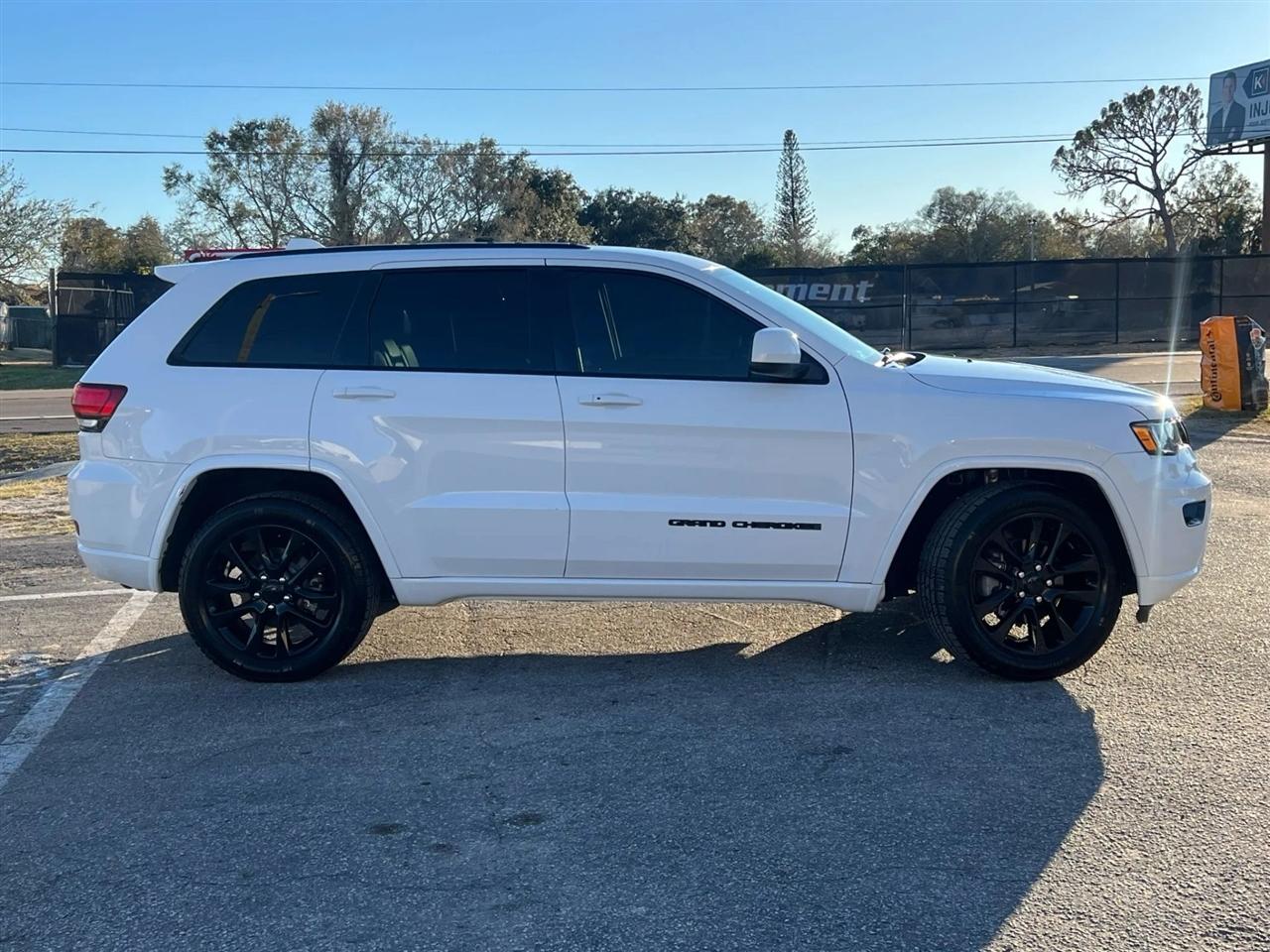 Jeep Grand Cherokee Laredo 2WD 2018