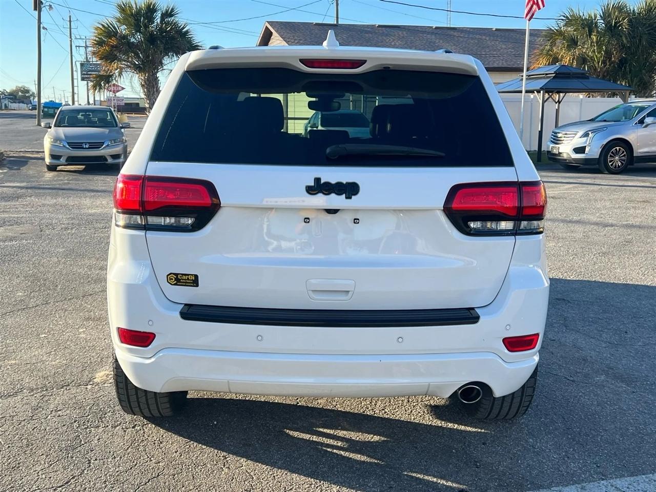 Jeep Grand Cherokee Laredo 2WD 2018