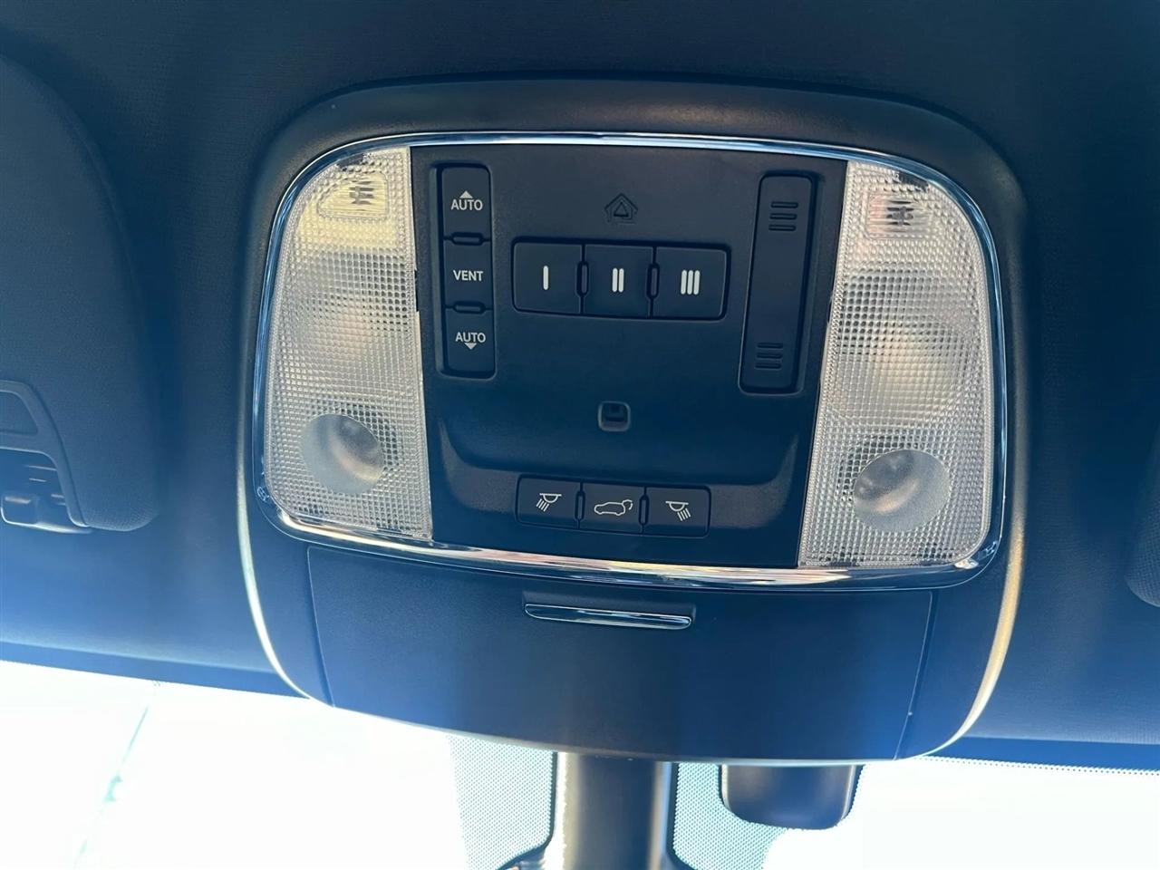 Jeep Grand Cherokee Laredo 2WD 2018