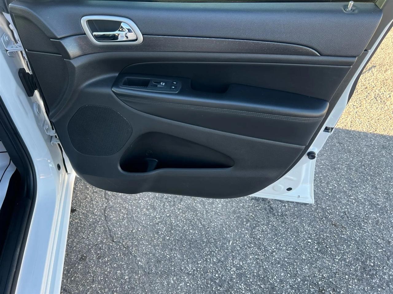 Jeep Grand Cherokee Laredo 2WD 2018