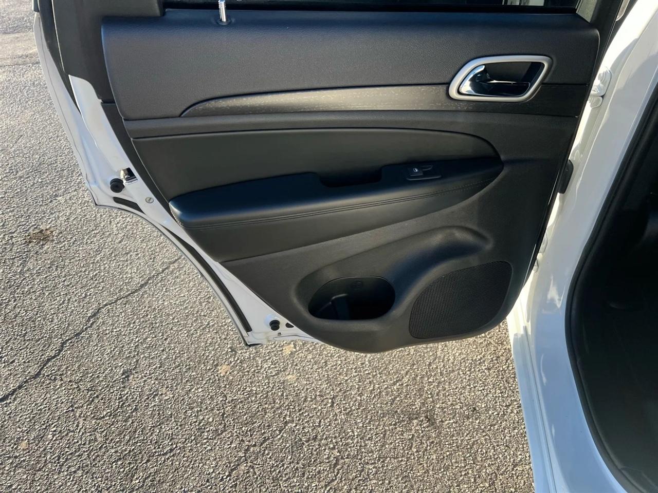 Jeep Grand Cherokee Laredo 2WD 2018