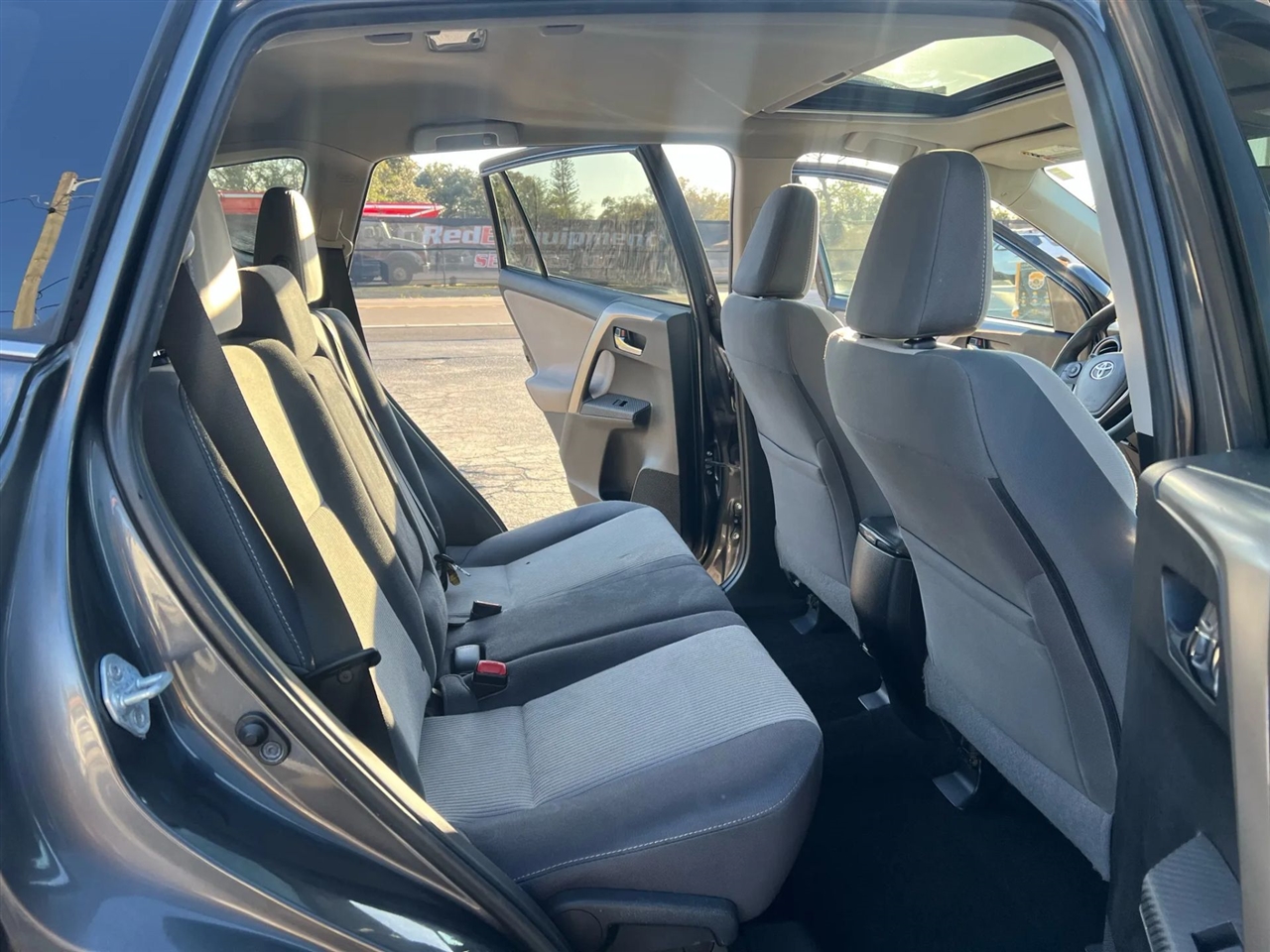 Toyota RAV4 XLE FWD 2015