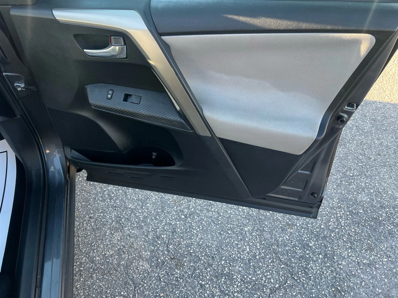 Toyota RAV4 XLE FWD 2015