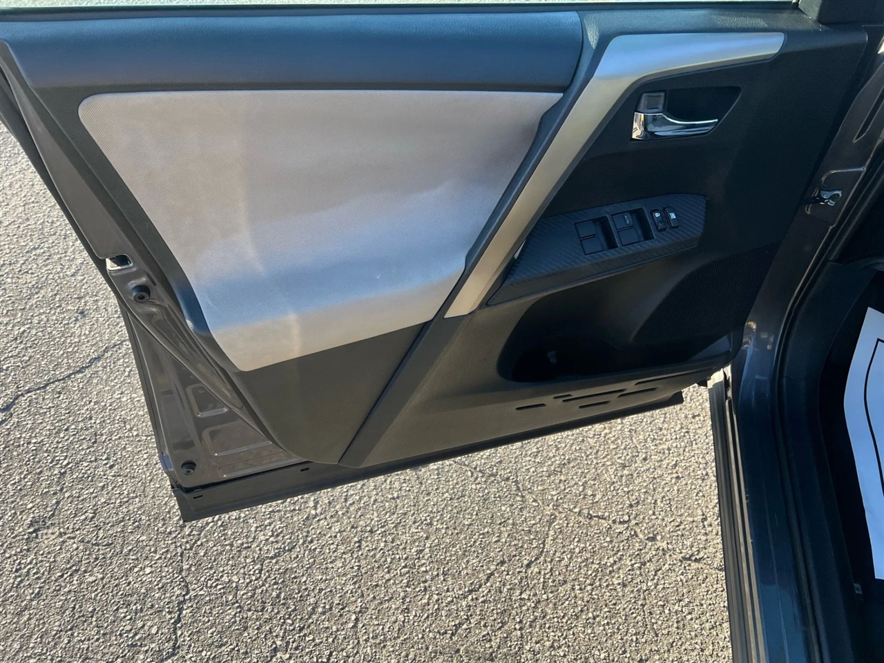 Toyota RAV4 XLE FWD 2015