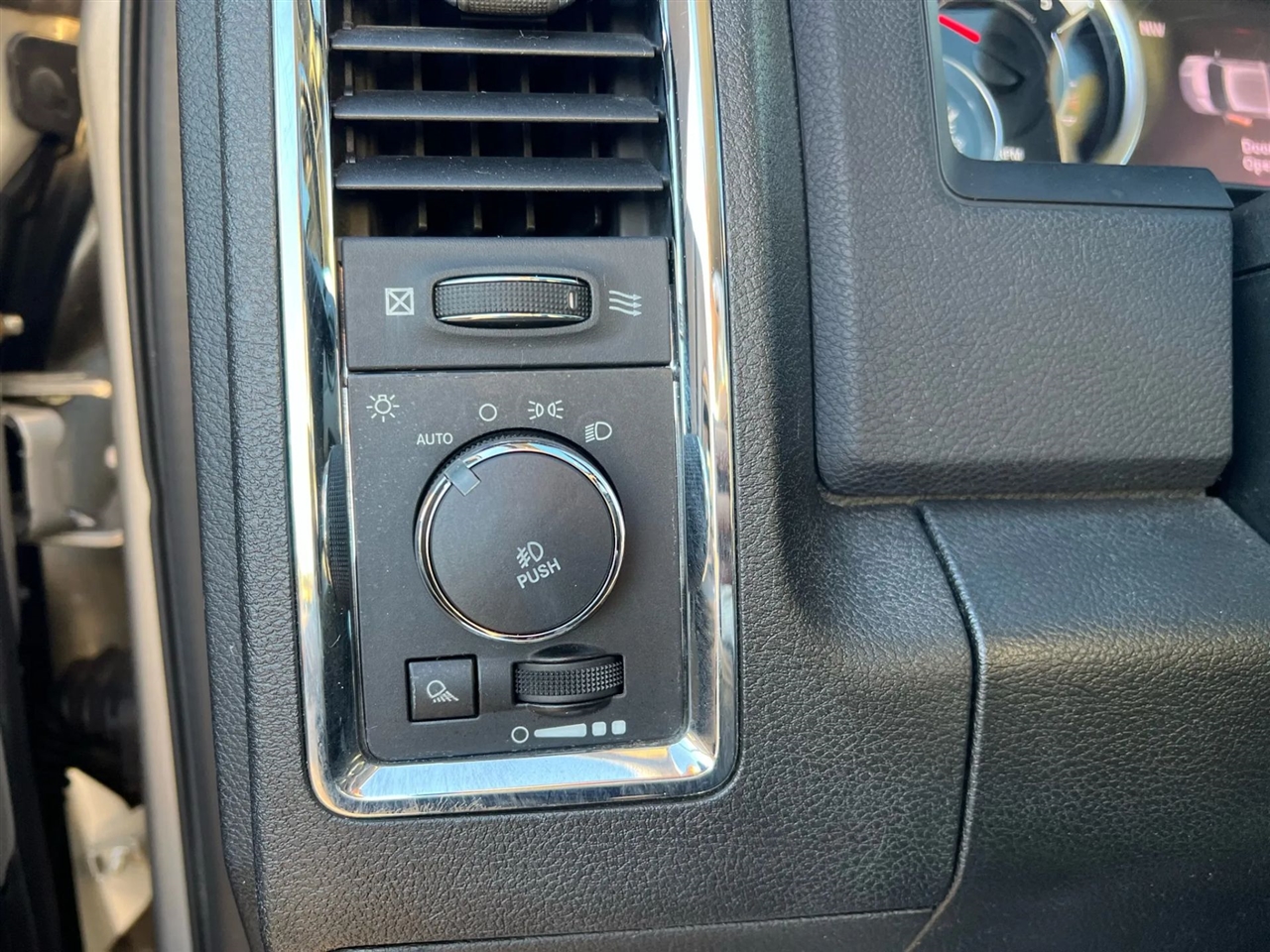 RAM 2500 Laramie Crew Cab SWB 4WD 2013