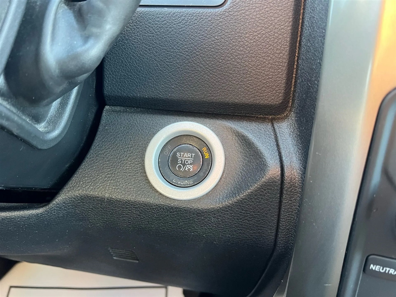 RAM 2500 Laramie Crew Cab SWB 4WD 2013