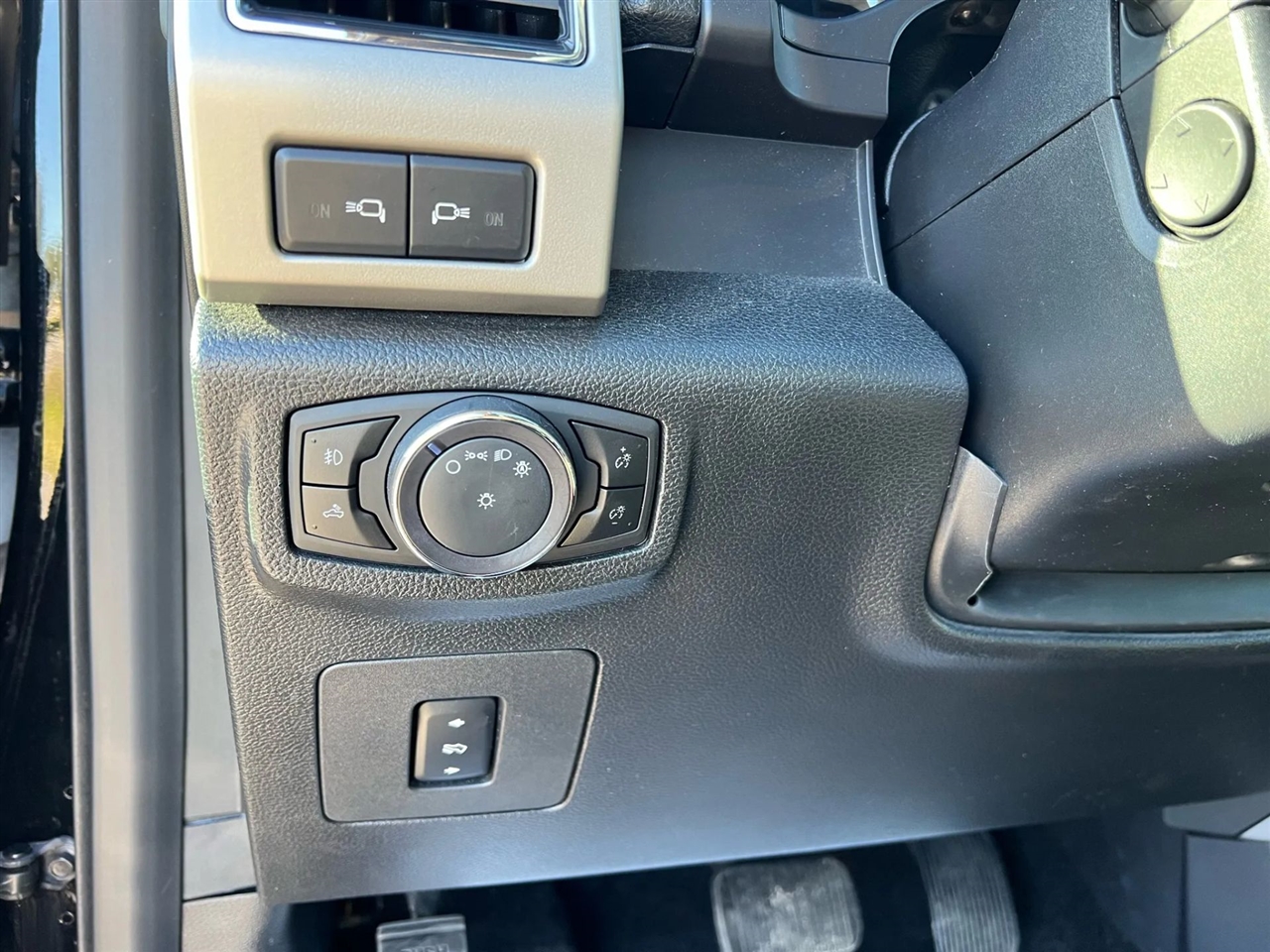 Ford F-150 Lariat SuperCrew 5.5-ft. Bed 4WD 2017