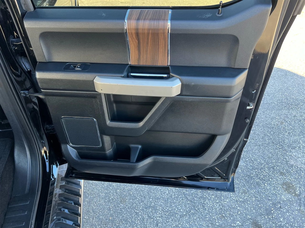 Ford F-150 Lariat SuperCrew 5.5-ft. Bed 4WD 2017